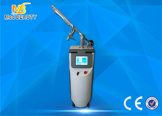 China Schönheits-Ausrüstungs-vaginales Applikator CO2 Bruchlaser-kosmetische Laser-Maschine fournisseur